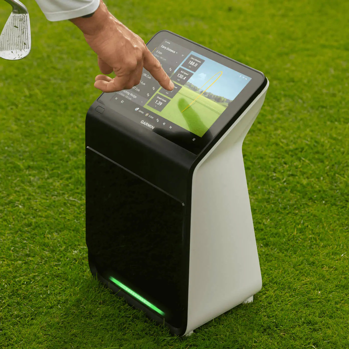 Garmin Approach® R50 golf launch monitor image 1